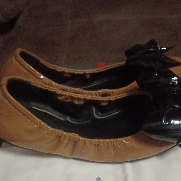 Prada Women's Tan Flats with Glossy Black Bow - Picture 4 of 8